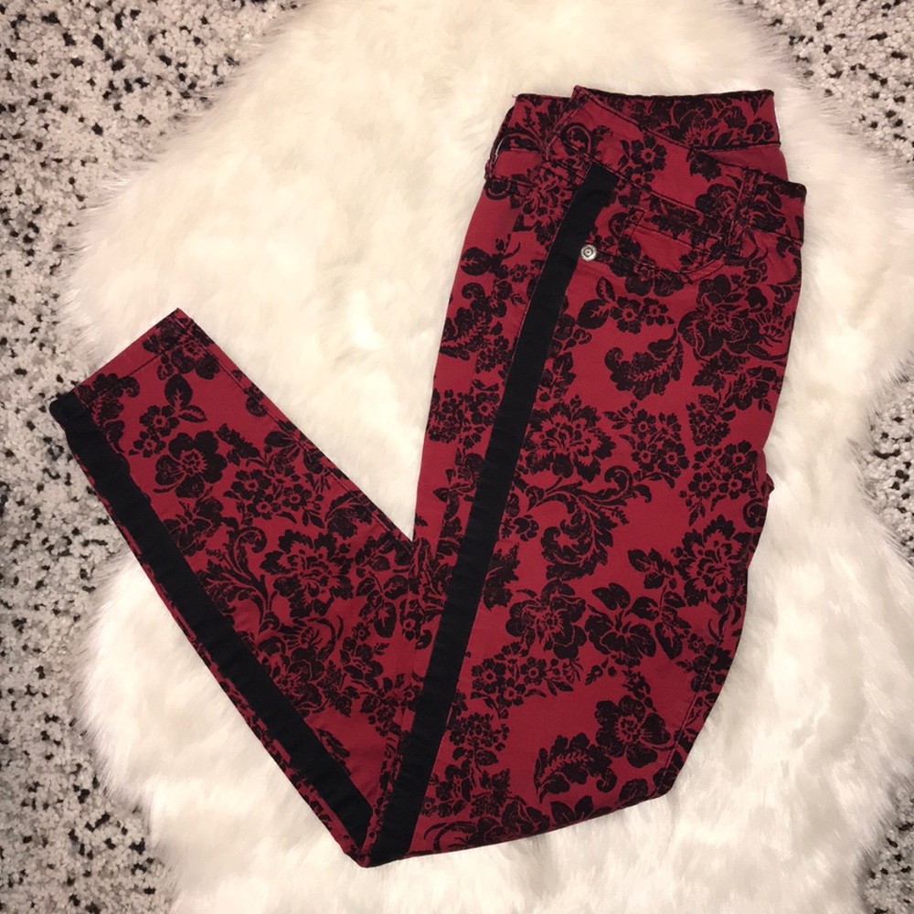 Just In✨ Candie’s Red Black Tuxedo Skinny Jeans - Picture 4 of 9